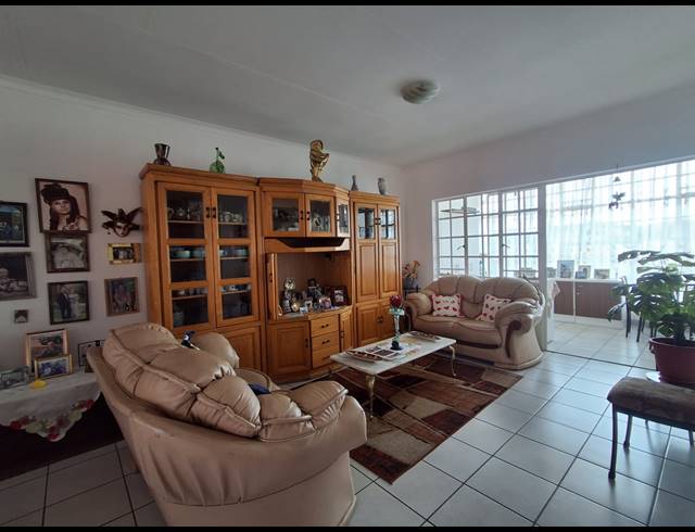 1 BEDROOM APARTMENT FOR SALE IN SUNAIR PARK
